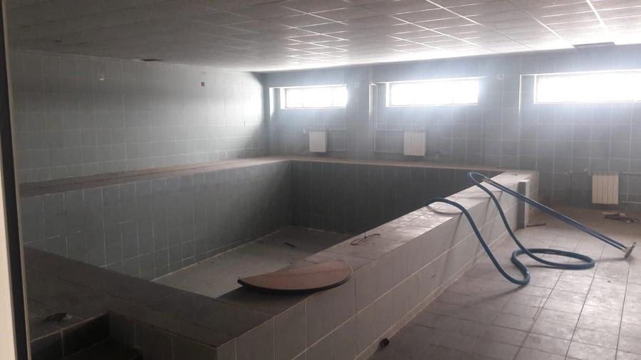 Vand imobil rezidential suprafata construita 2450 m piscina interioar - 7