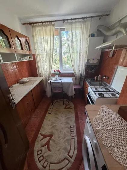 Apartament 2 camere decomandat , et 1 pentru inchiriere, centru Filiasi - 2