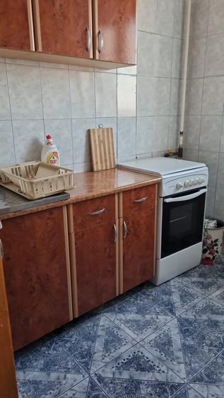 Titan , Str Ghita Serban , 5 minute metrou - 2