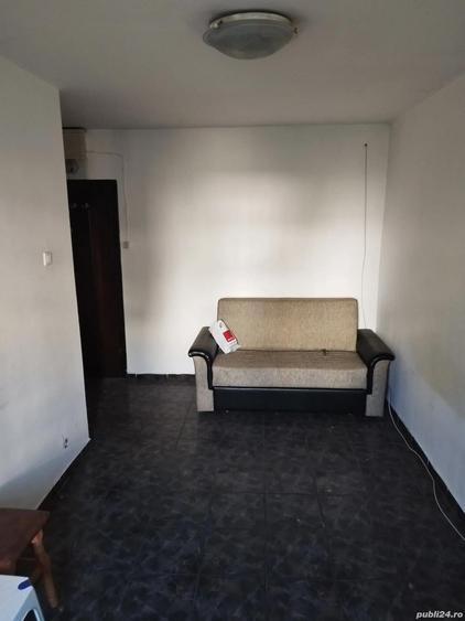 Garsoniera de vanzare,Zona Democra?iei - 3