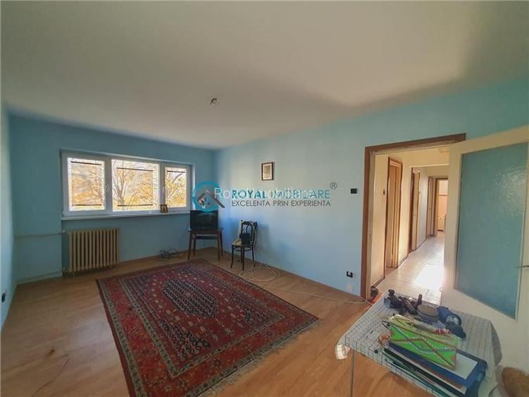 Royal Imobiliare - Vanzare apartament 3 camere zona Republicii scoala 14