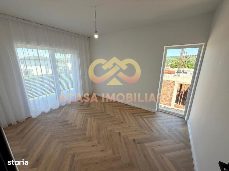 Casă cu 4 camere decomandat cu Teren 230 Mp în Bârnova