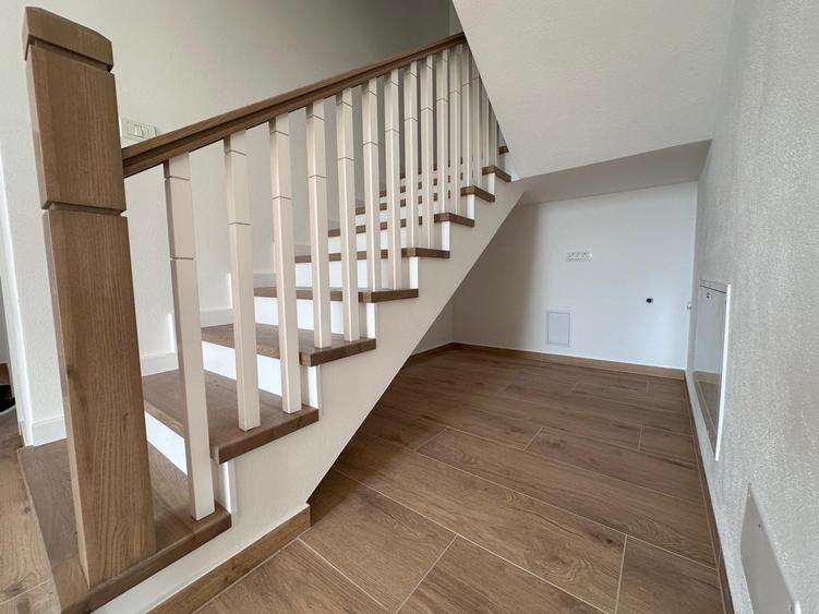 Locuință Impresionantă cu 4 Camere și 3 Băi Jumătate Duplex în Giroc - 3