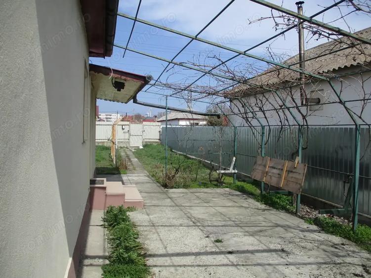 Vand casa+teren. - 1