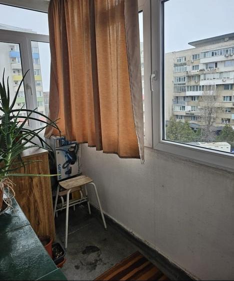 Proprietar, 3 Camere, 1 Minut Metrou 1 Mai, Bloc Reabilitat, Necesită Renovare - 8