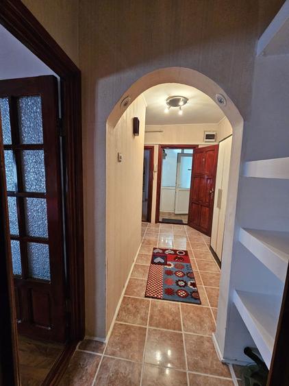 Inchiriez apartament 2 camere - 1