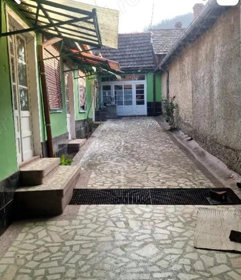 Vând casa în Ciclova Romana - 1