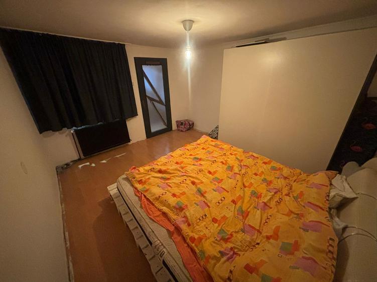 Casa de vanzare cu 4 camere (P+M) in zona Cartier 23 August-Hala Laminor - 6