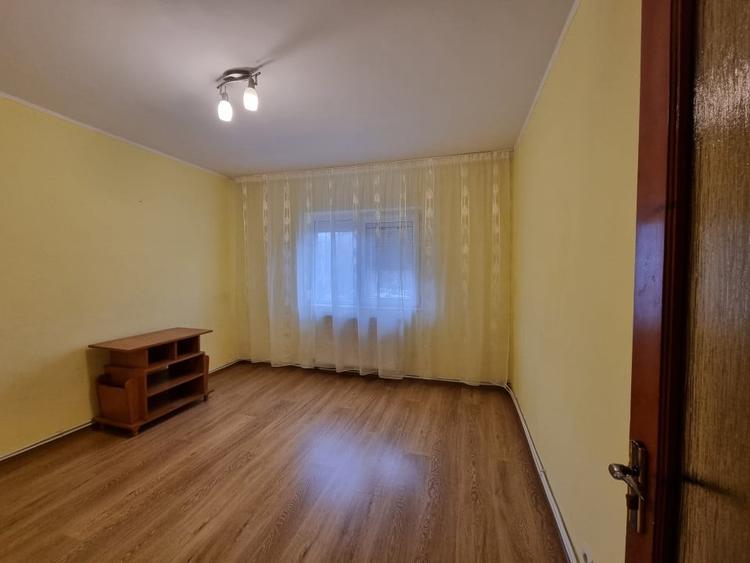 Zona Neagoe Voda- bloc din anul 1989- 2 camere decomandate- etaj 1 - 8