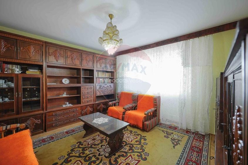 Apartament decomandat cu 3 camere, 75 mp, de vanzare - Zona Cantemir