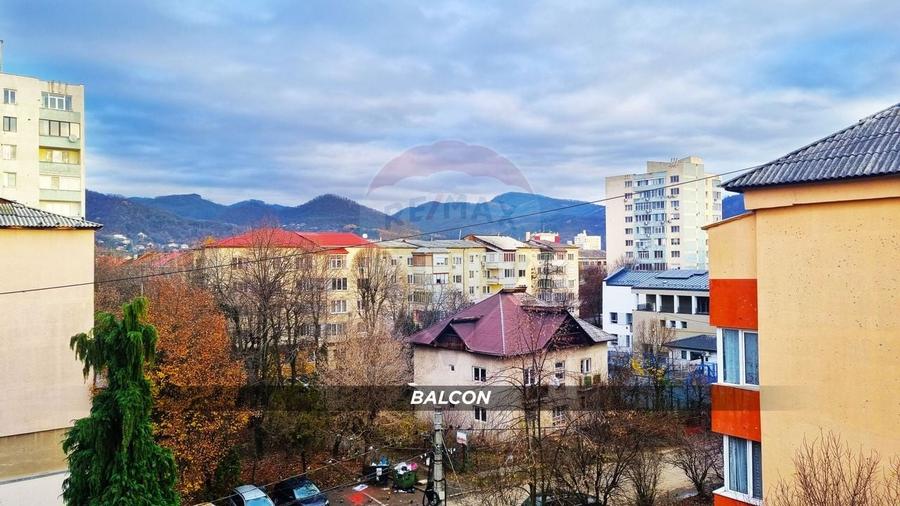 Apartament cu 3 camere plus boxa de vanzare pe strada Moldovei - 20