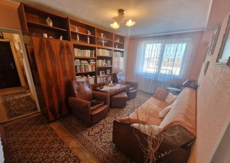 Vindem un apartament Panoramic - la 5 minute de mers pe jos la toate! - 1