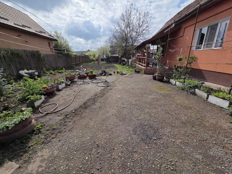 Se vinde CASA DE LOCUIT complet mobilata 3 Camere Bucatarie Baie Camara Suprafata Teren 738 MP, IN LOCALITATEA OGRA, STR. PRINCIPALA, 282 0742090687 - 2