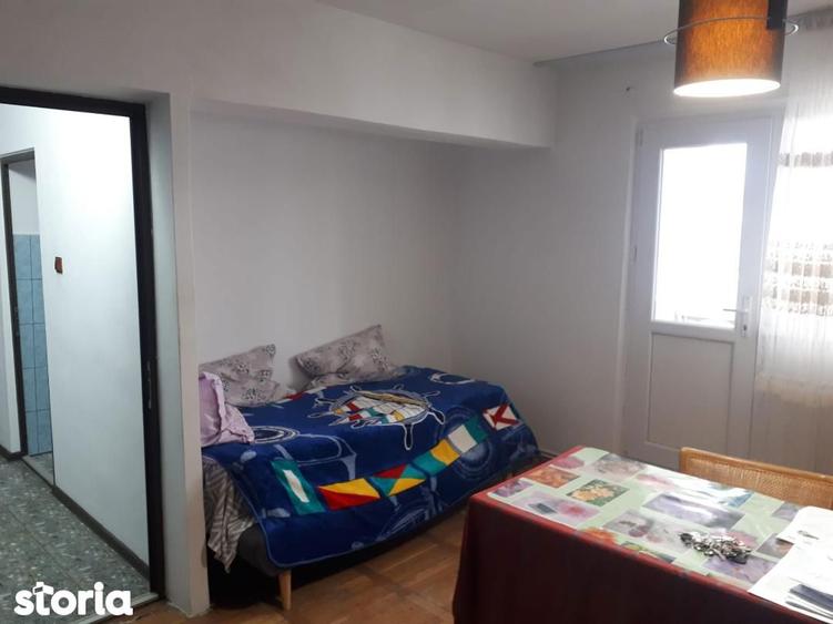 Apartament 2 camere Port et2/4 ,centrala ,3 Balcoane 70 000 euro neg - 4