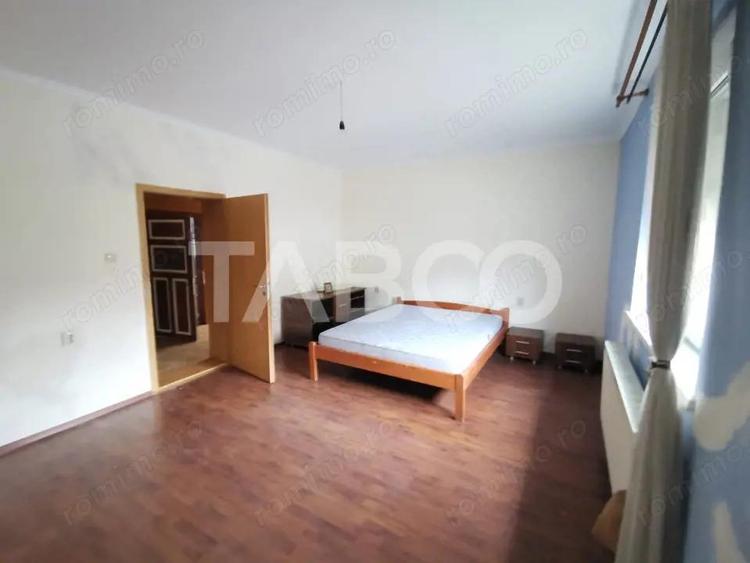 Casa de vanzare cu 3 camere la doar 10 minute centrul Sibiului - 2