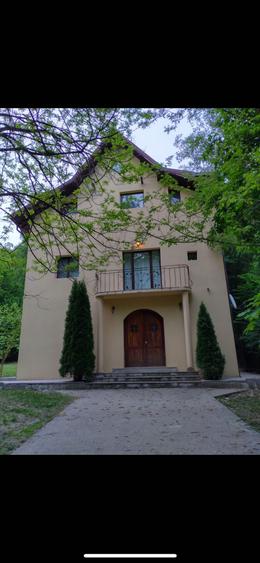 vila in padure curte mare , loc. Mislea, Prahova - 6