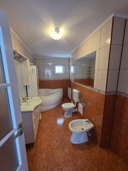 Inchiriez apartament cu scara interioara si garaj - 5