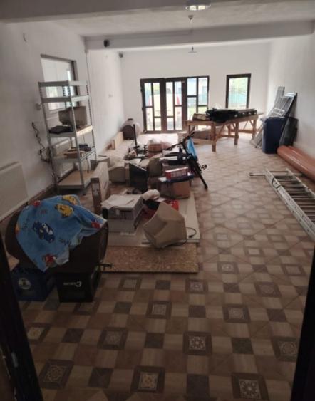 Casă de vânzare  - 10