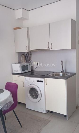 Garsoniera in zona Tractorul