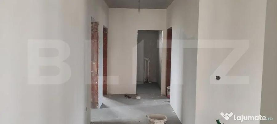 Casa semifinisata cu gard imprejmuitor in Livada de Bihor, l - 4