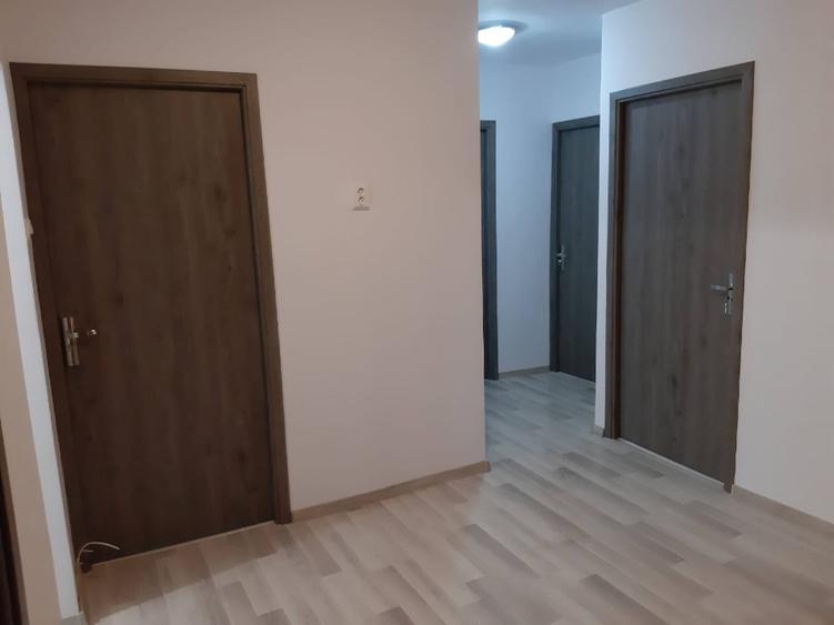 Apartament spațios 3 camere, zona centrala , Poli 2 - 8