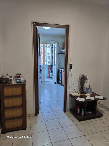 De vanzare Apartament 3camere - 3