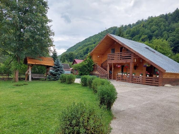 CASA LOCUIT+PENSIUNE  3  CAMERE - 1