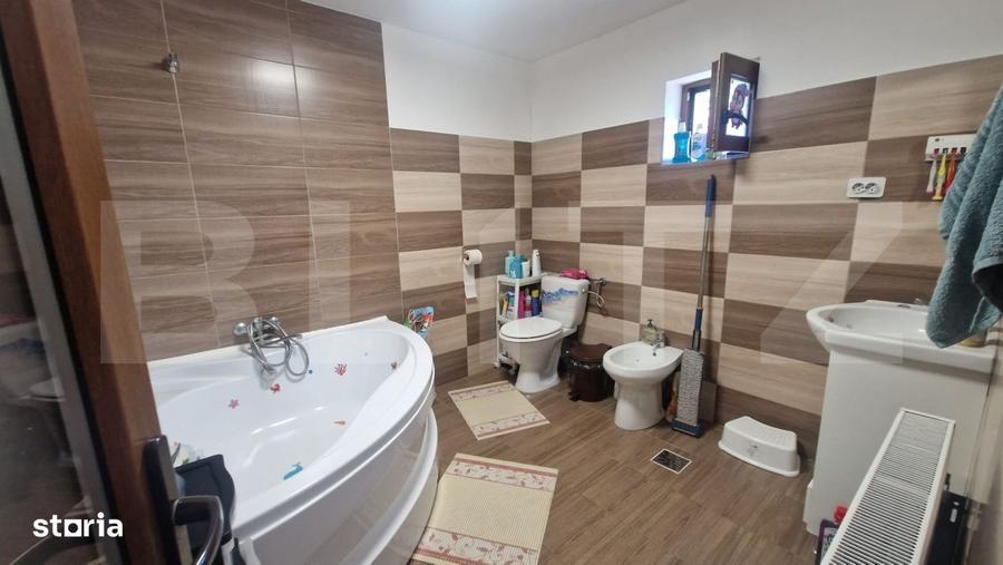 Casă cu 4 camere cu Canalizare în Rotbav