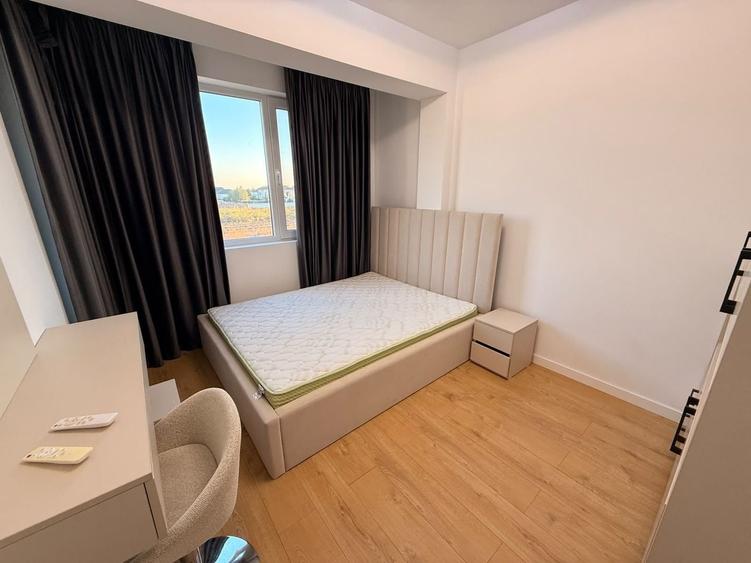 Apartament cu 3 camere semidecomandat în Tunari