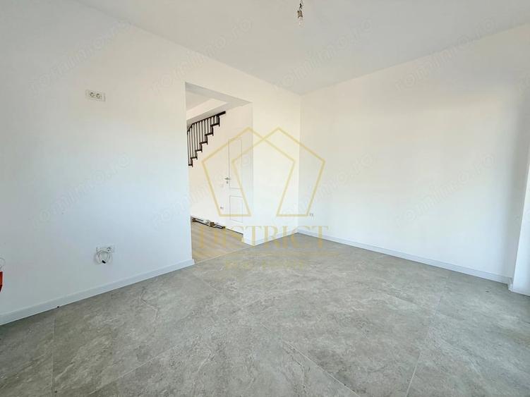 Casă cu 5 camere cu Teren 470 Mp în Ghiroda