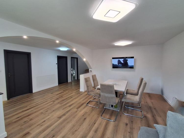 Casă individuală cu 4 camere cu Teren 339 Mp în Rediu