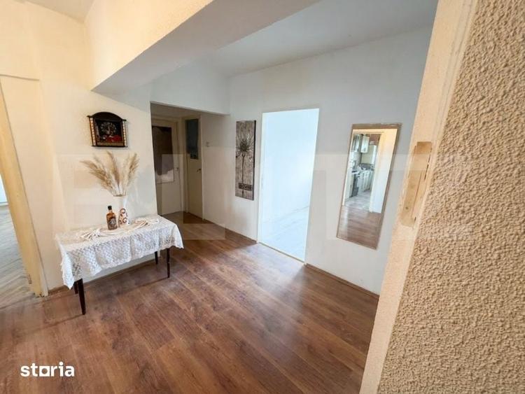 Apartament cu 4 camere decomandat în Micro 16