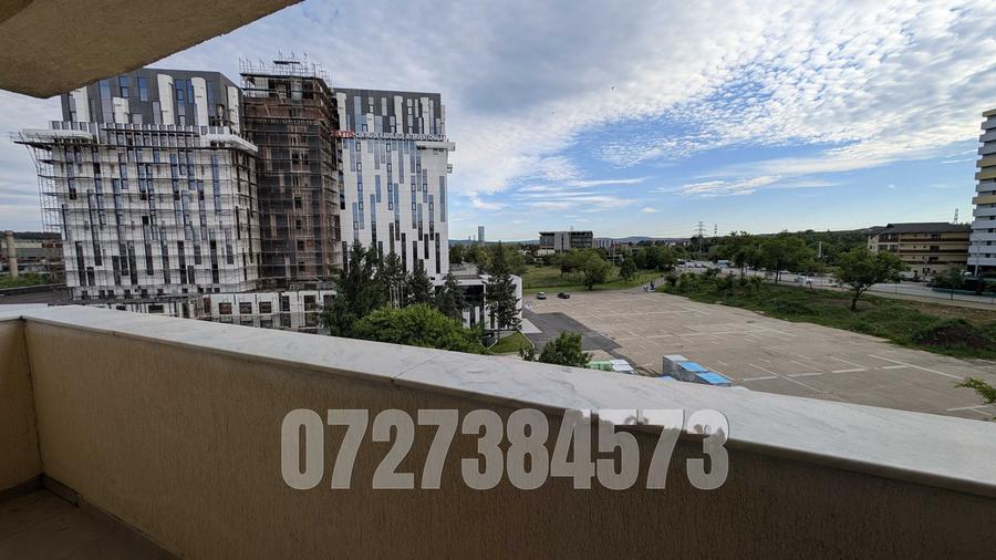 Apartament cu 3 camere semidecomandat în Cug