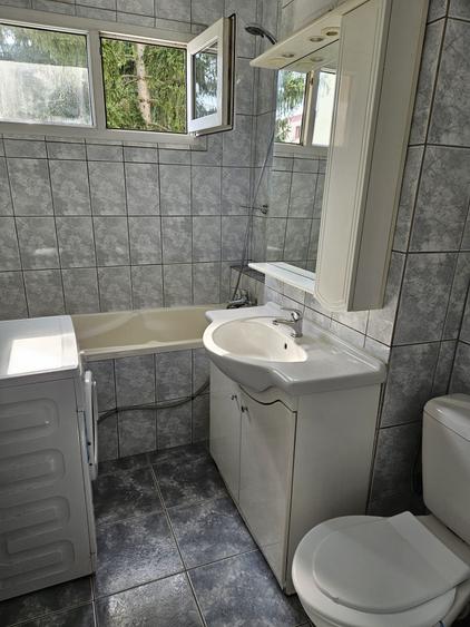 Apartament cu 3 camere semidecomandat în Astra