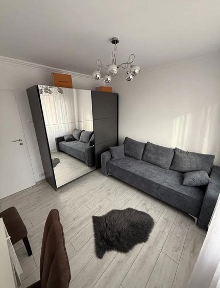 Apartament cu 3 camere decomandat în Gorjului