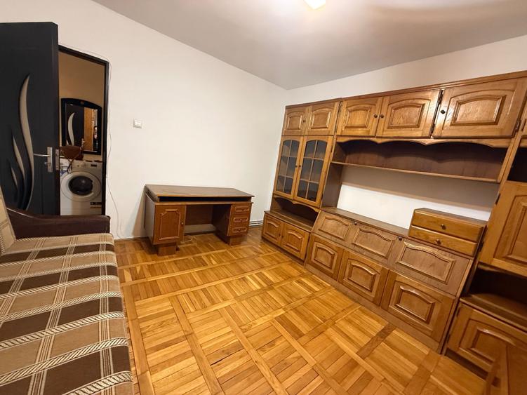 Garsonieră decomandată în Tudor