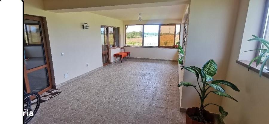 Casă cu 4 camere decomandat în Buda
