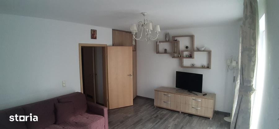 Vindem 2 camere Avantgarden Tractorul - 7