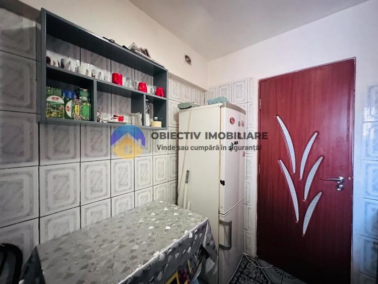 Apartament cu 3 camere semidecomandat, mobilat în Dărmănești