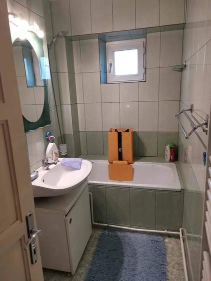 Apartament cu 3 camere decomandat în Alfa