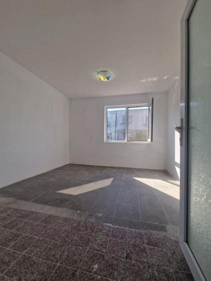 Garsonieră decomandată în Sud