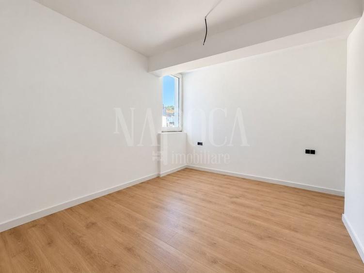 Apartament cu 3 camere semidecomandat în Florești