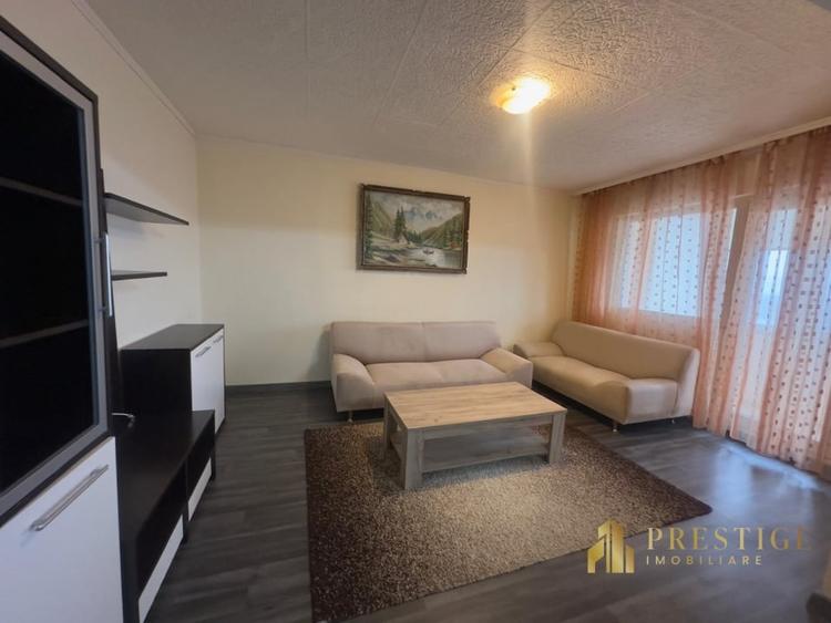 Apartament cu 3 camere decomandat, mobilat în Nufărul