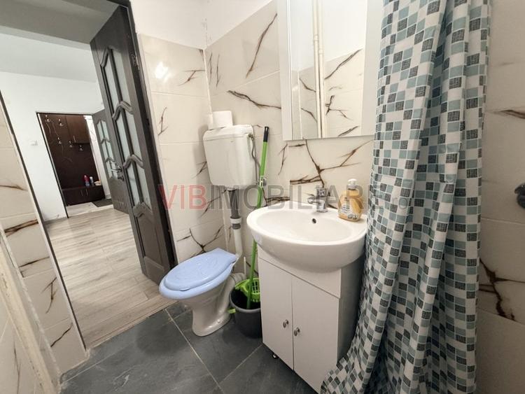 Apartament cu 2 camere semidecomandat în Grivița