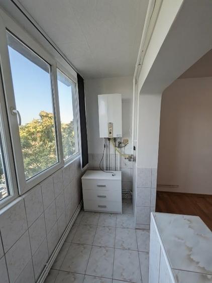 Apartament cu 3 camere semidecomandat, mobilat în Freidorf