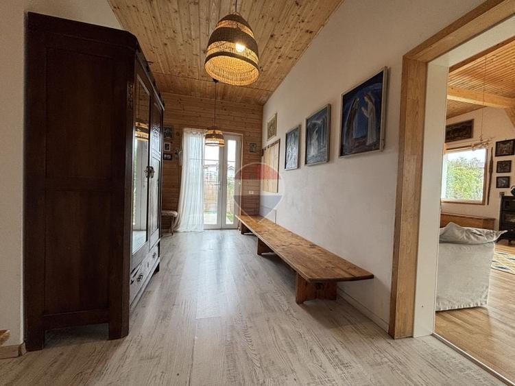 Casă individuală cu 5 camere cu Teren 1000 Mp în Ciofliceni
