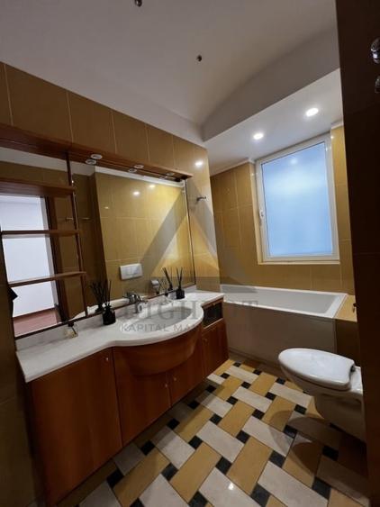 Apartament cu 4 camere decomandat în Primăverii