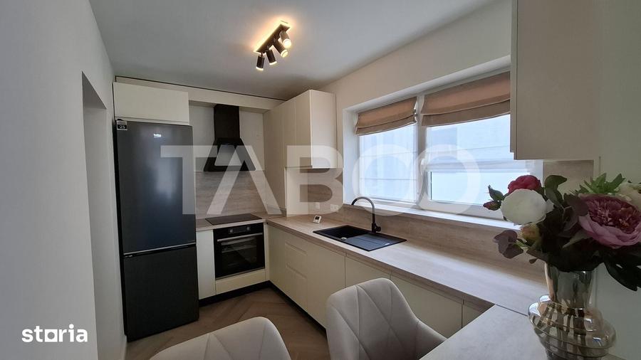 Apartament cu 5 camere decomandat în Cristian