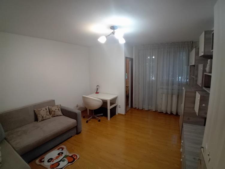 Garsonieră decomandată în Progresul
