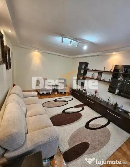 Apartament cu 3 camere decomandat în Soarelui